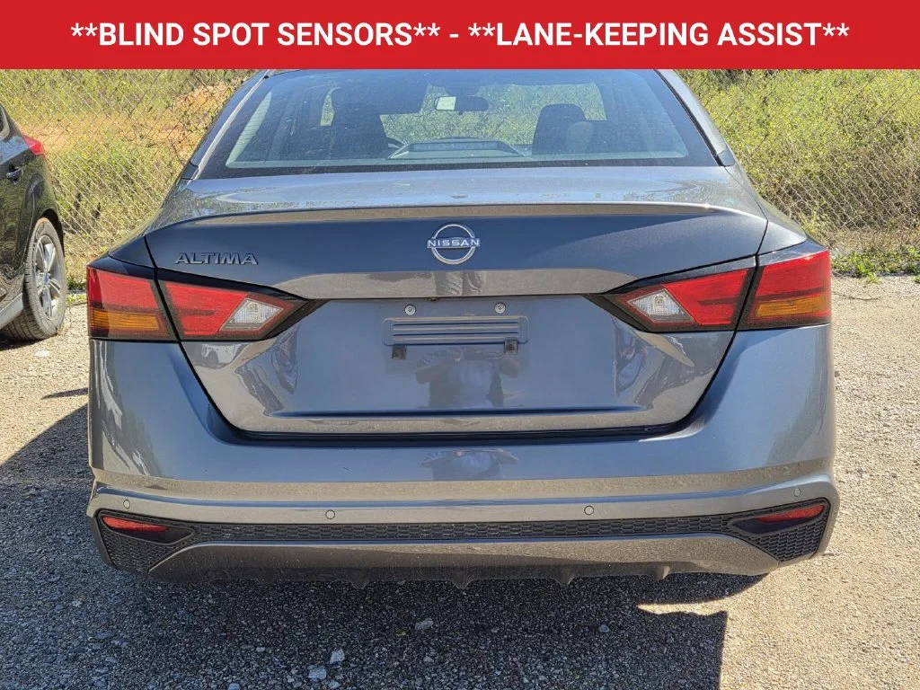 Used 2025 Gun Metallic Nissan 2.5 SV image 5