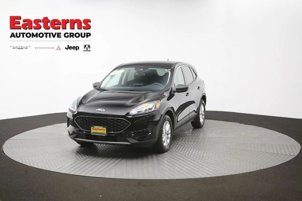 Used 2022 Black Ford SE image 53