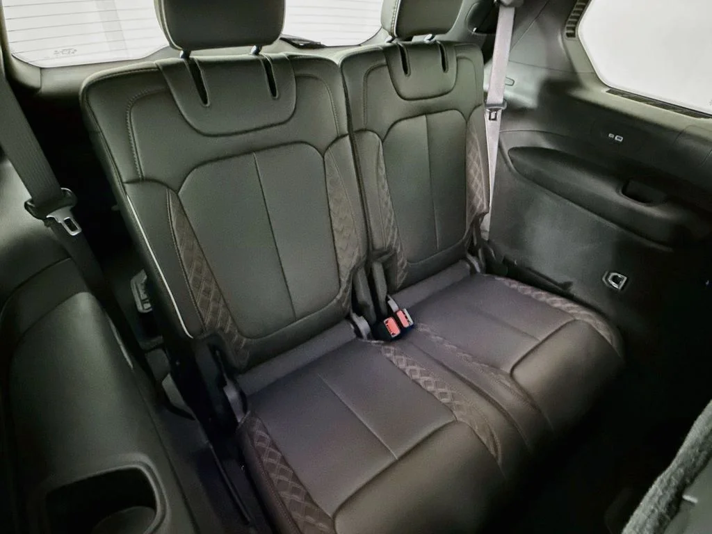 Used 2023 White Jeep Summit image 27