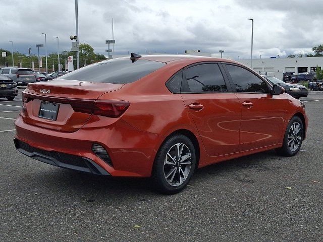 Used 2022 Red Kia LXS image 7