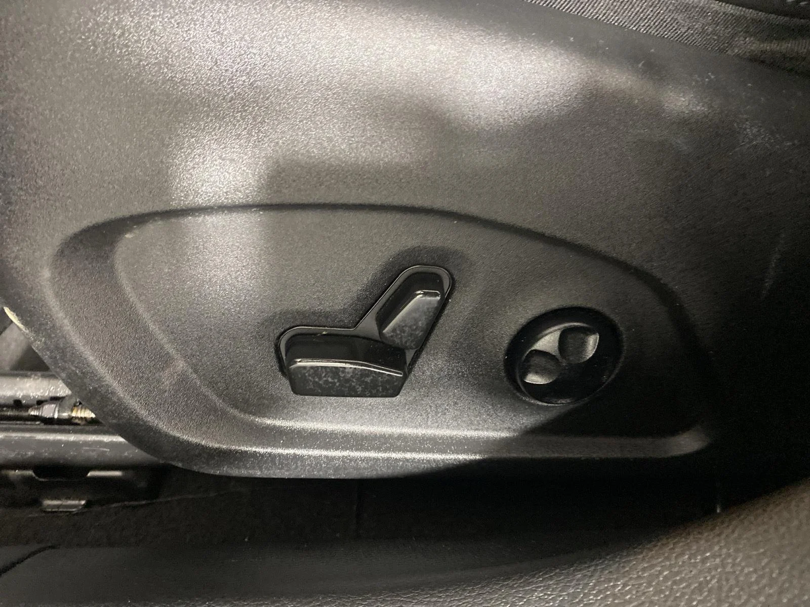 Used 2021 Olive Green Pearlcoat Jeep Latitude image 21