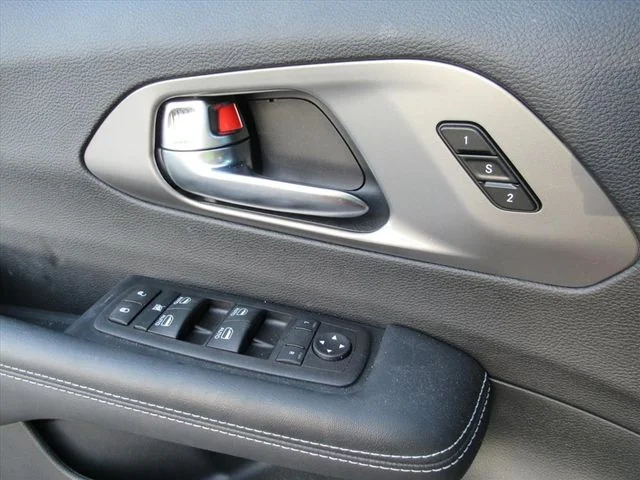 2026 Chrysler Pacifica Select - Photo 18