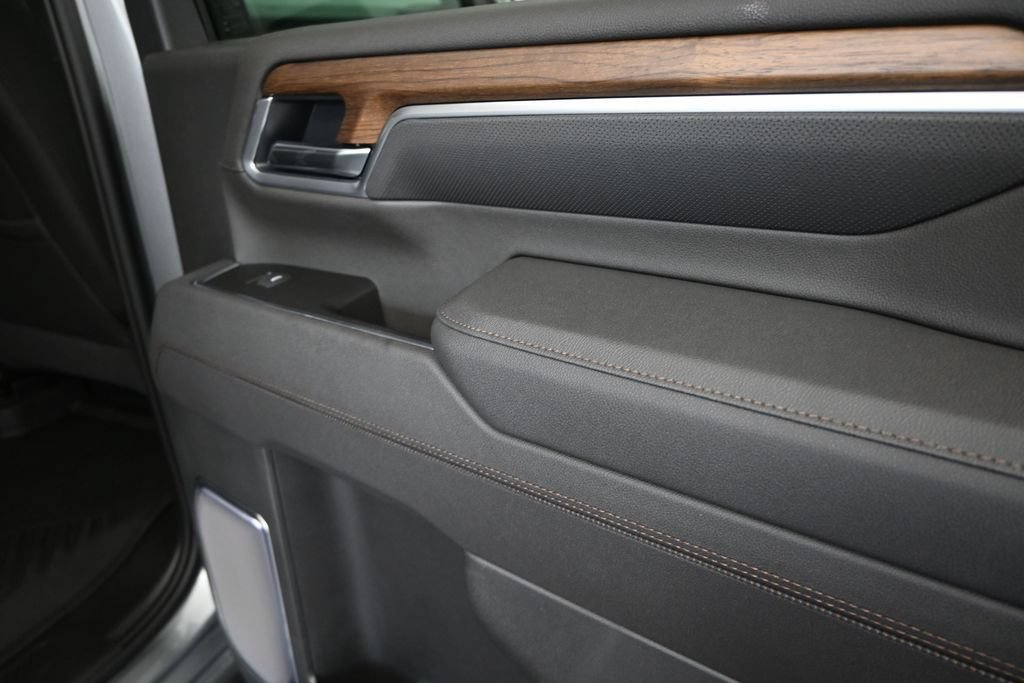 New 2026 Sterling Gray Metallic Chevrolet High Country image 22