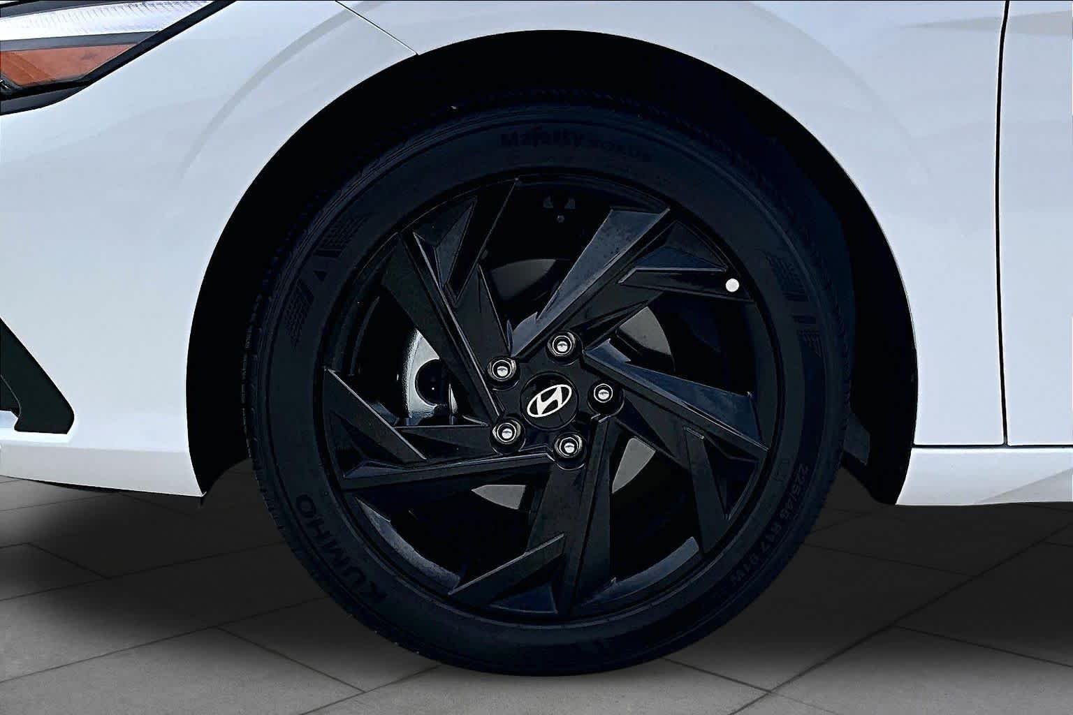 Used 2026 Serenity White Hyundai SEL Sport image 10