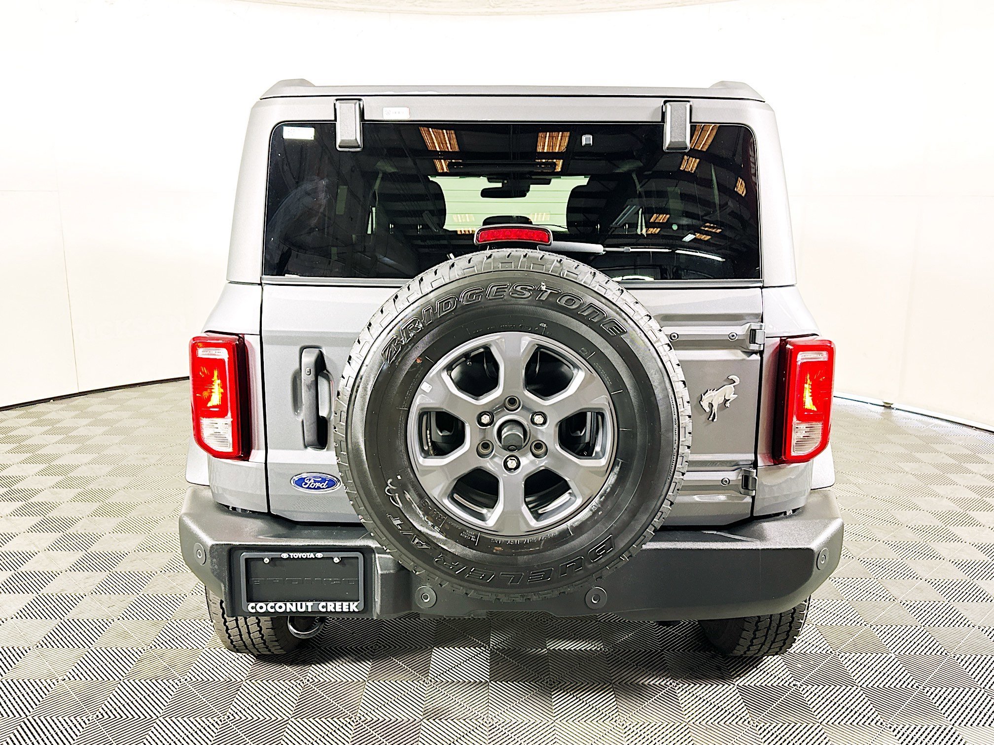 2025 Ford Bronco thumbnail 6