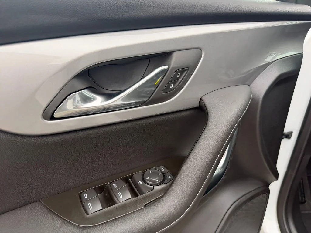 New 2026 Summit White Chevrolet 3LT image 10