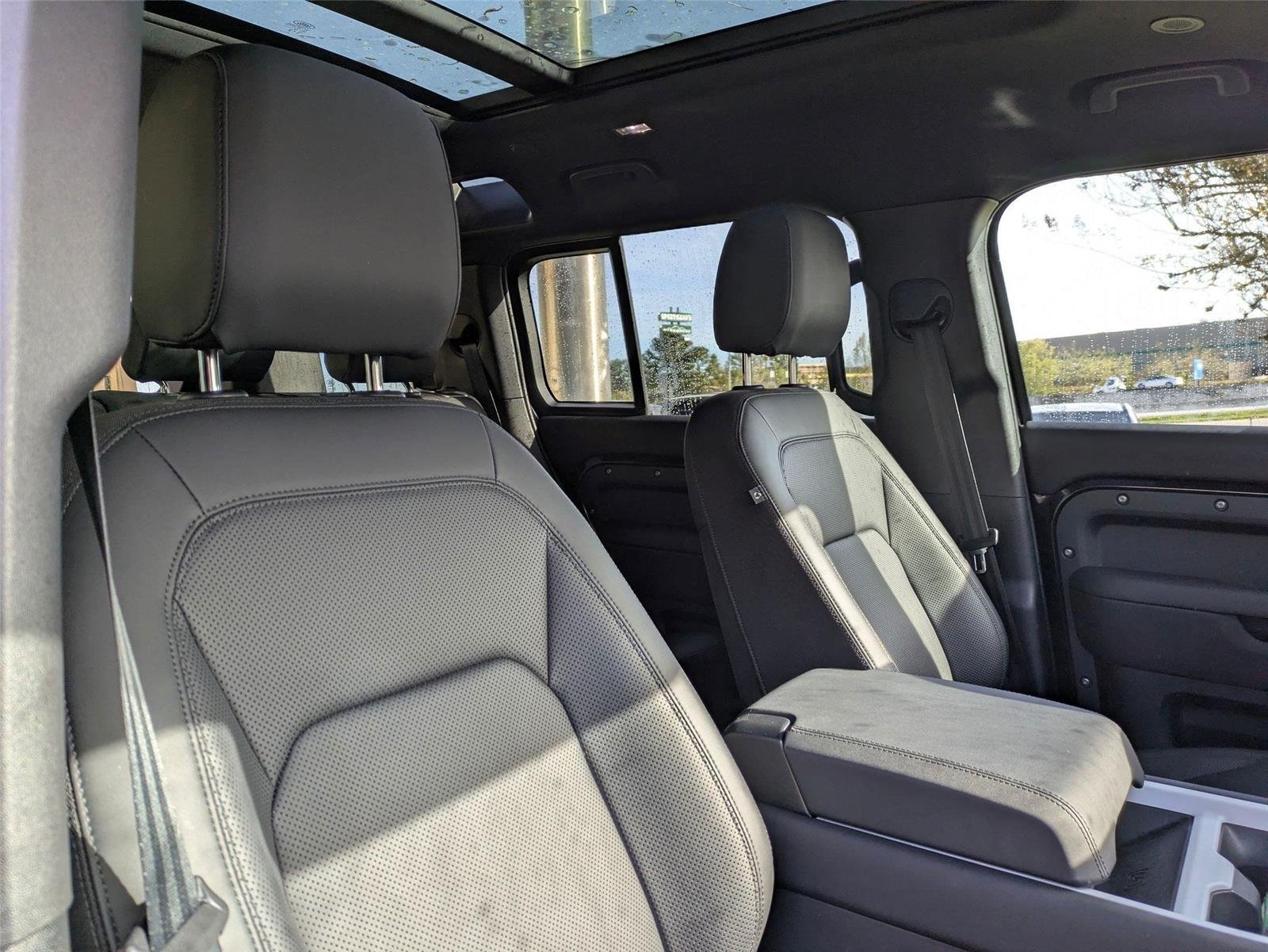 Used 2025 Santorini Black Metallic Land Rover S image 36