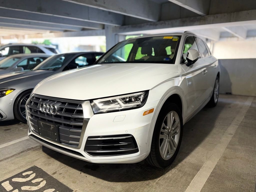 2019 Audi Q5 2.0T quattro S tronic Premium Plus's photo