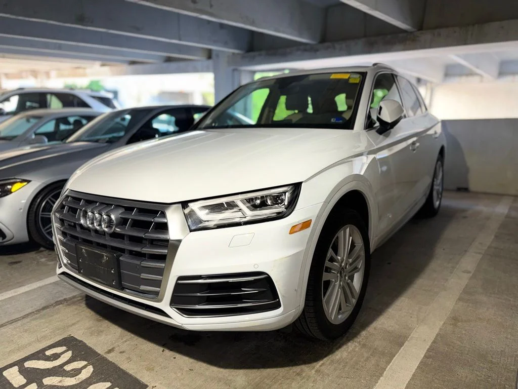 2019 Audi Q5 2.0T quattro S tronic Premium Plus's photo