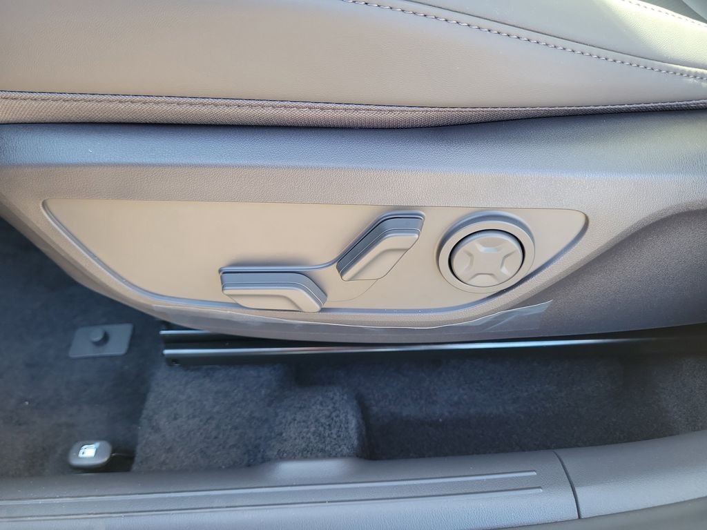 New 2027 Silver Kia EX image 24