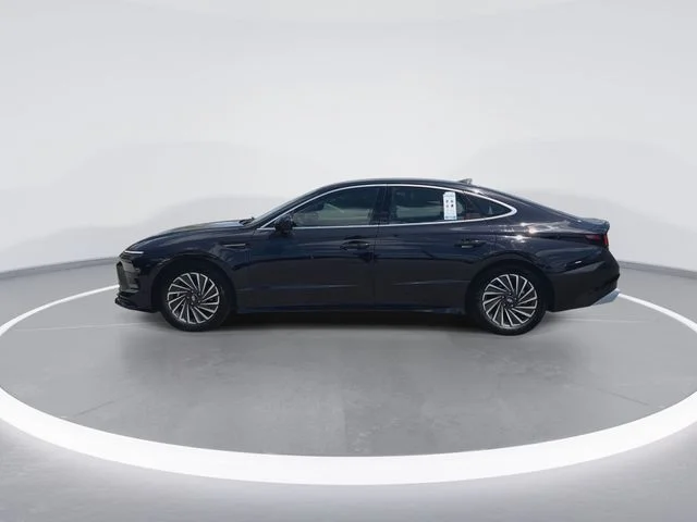 Used 2025 Blue Hyundai SEL image 5