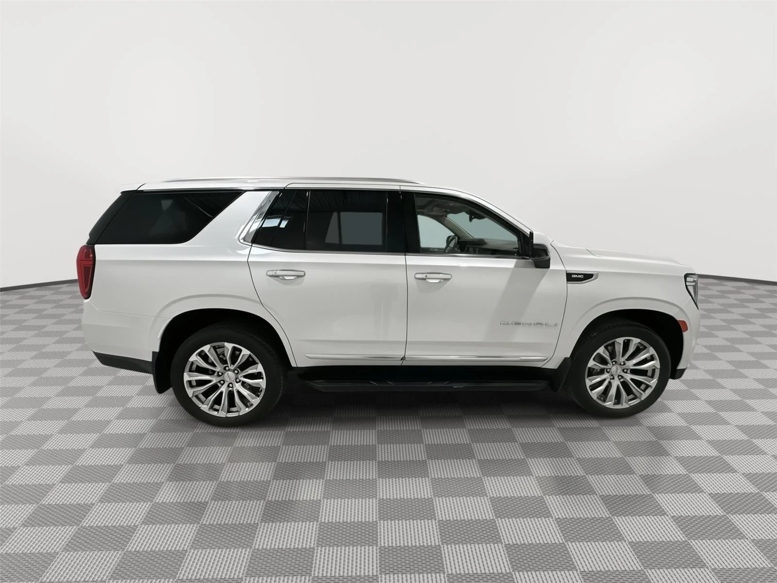 Used 2023 WHITE FROST TRICOAT GMC Denali image 5