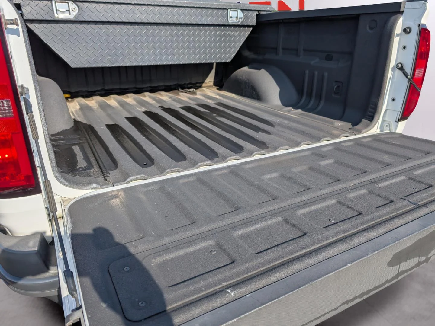 Used 2018 SUMMIT WHITE Chevrolet 4WD ZR2 image 29