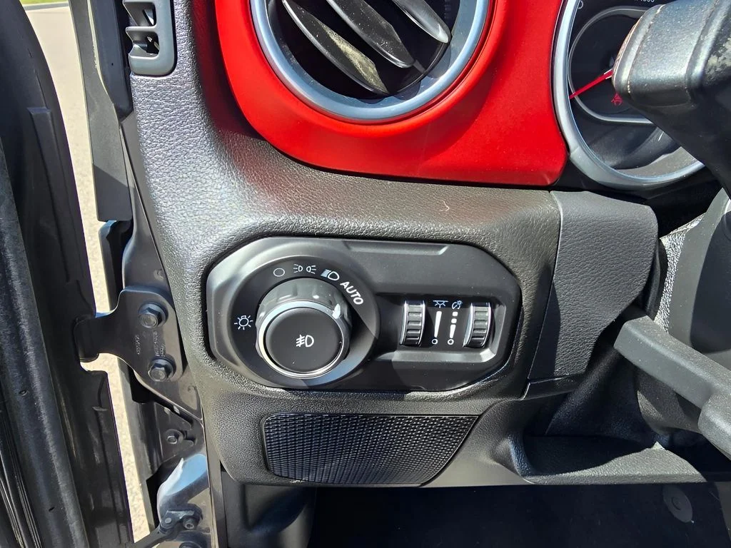Used 2018 Granite Crystal Metallic Clearcoat Jeep Rubicon image 22