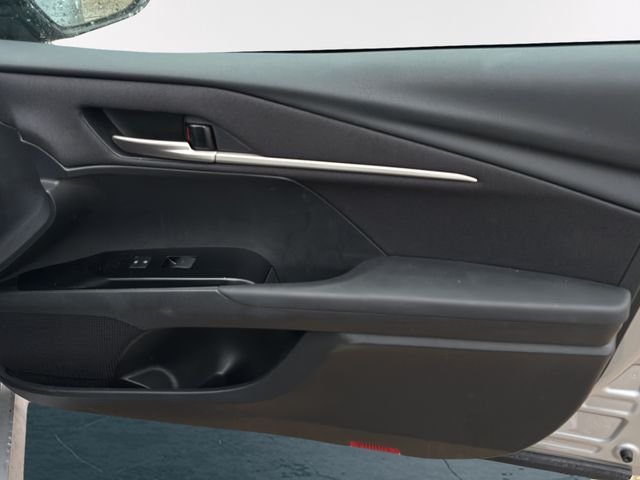 2025 Toyota Camry LE - Photo 10