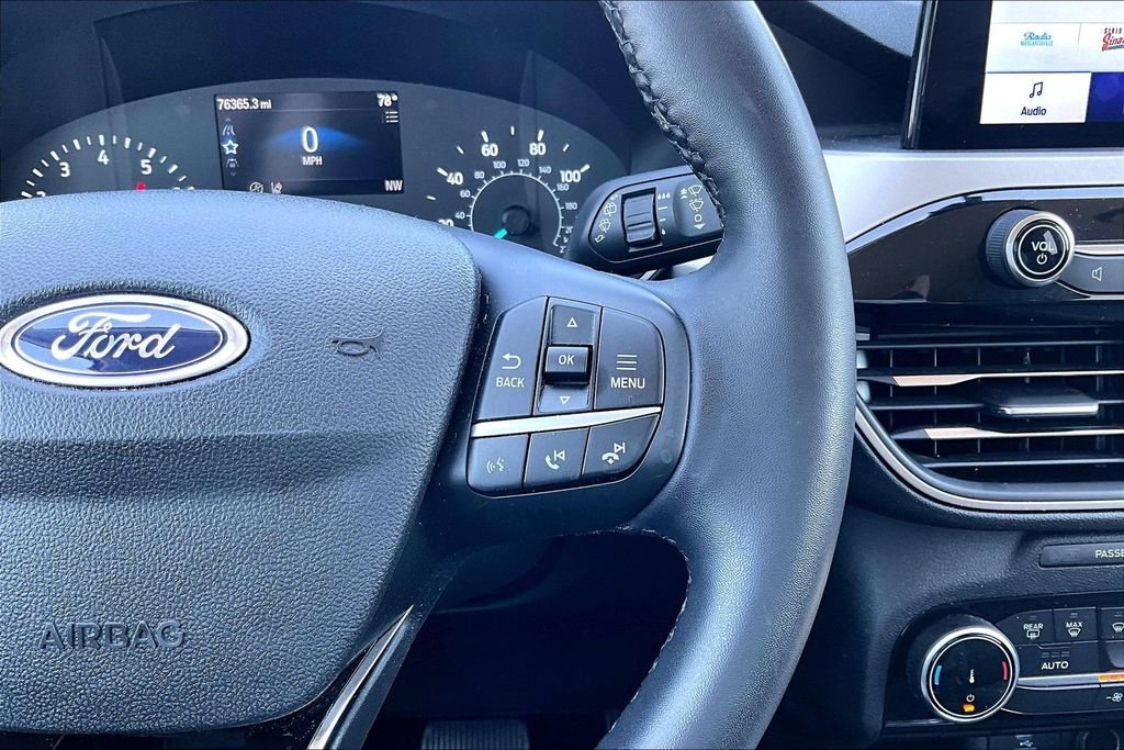 Used 2022 Gray Ford SE image 18