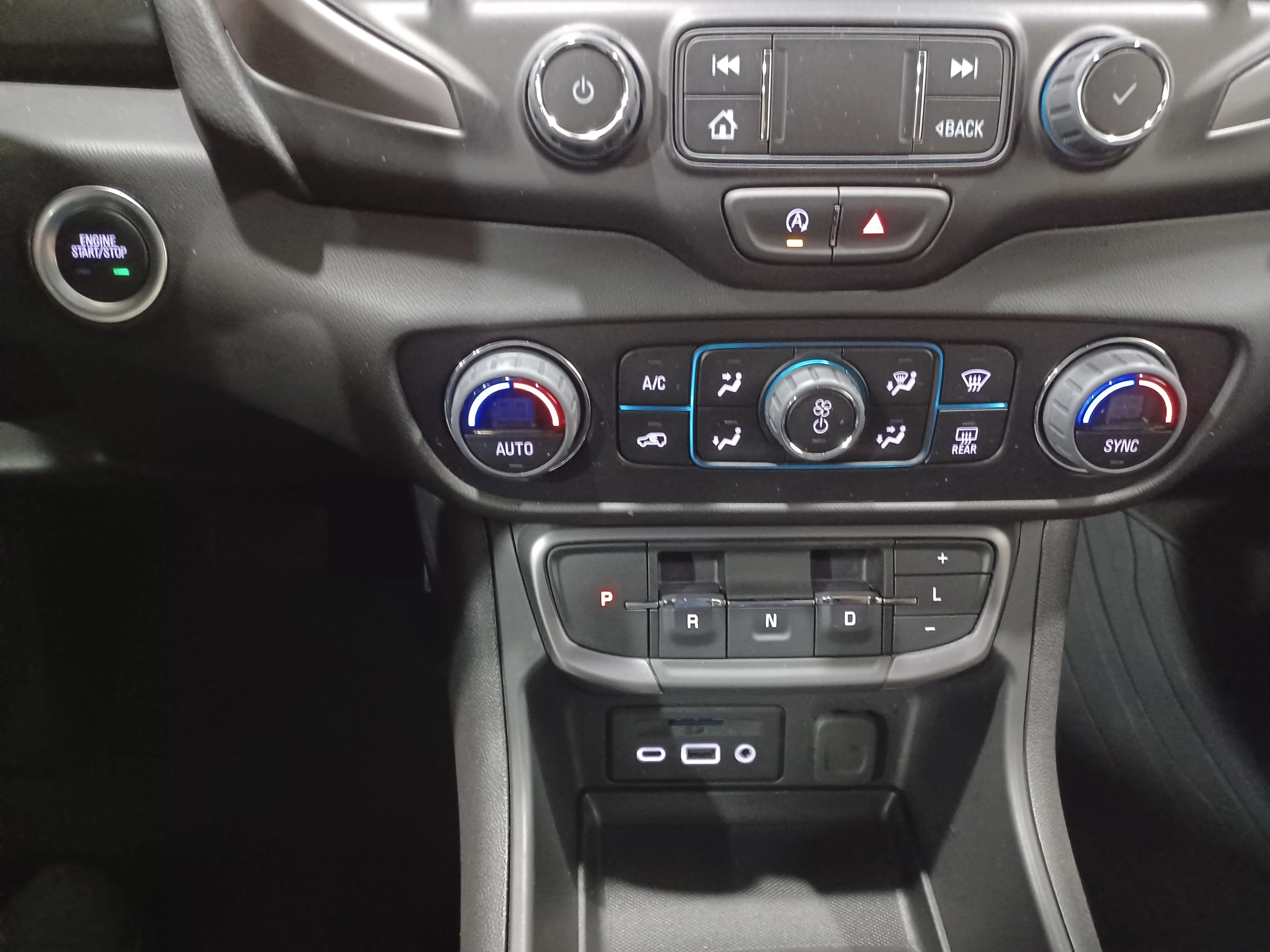 Certified Used 2024 Gray GMC AT4 AWD *Adaptive Cruise | Remote Start | Htd Wheel & Leather | Blind Spot Detection | Park Assist image 17