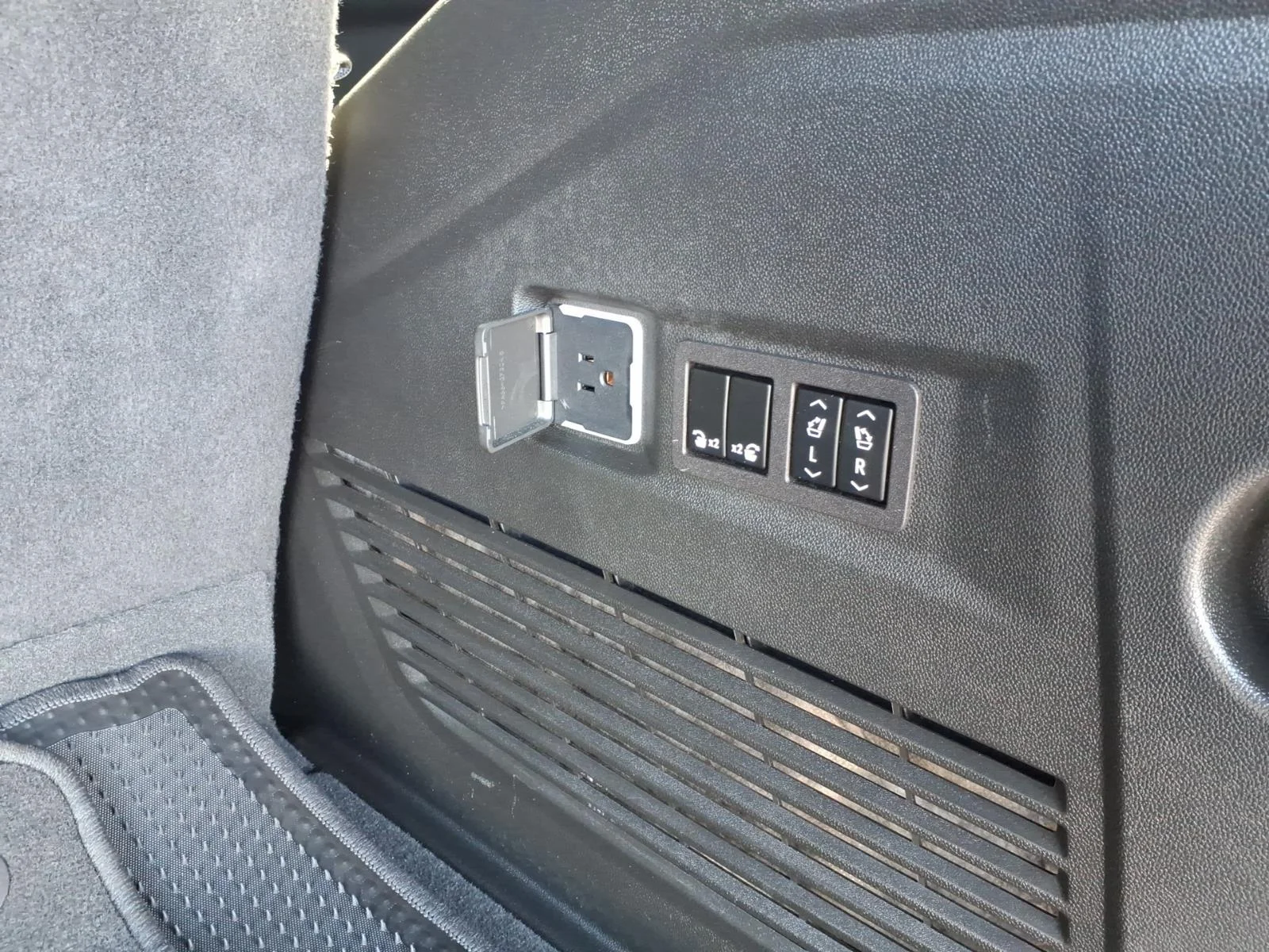 Used 2024 Black Gba Chevrolet High Country image 7