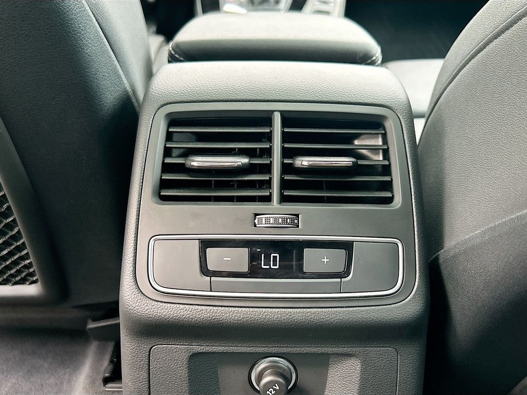 Used 2023 Daytona Gray Pearl Effect Audi S line Premium image 26