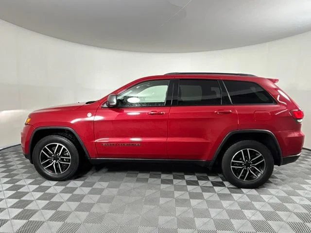 Used 2021 Red Jeep Trailhawk image 9