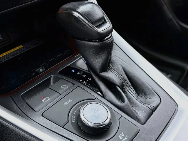 Used 2020 Red Toyota Limited image 18