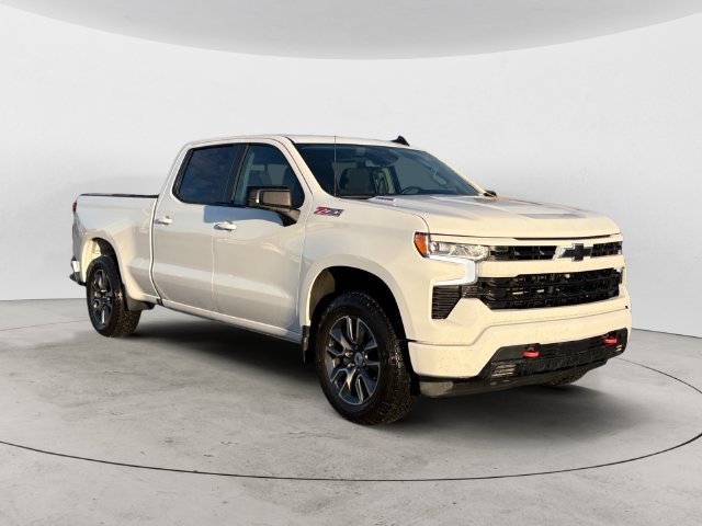 Used 2025 White Chevrolet RST image 3