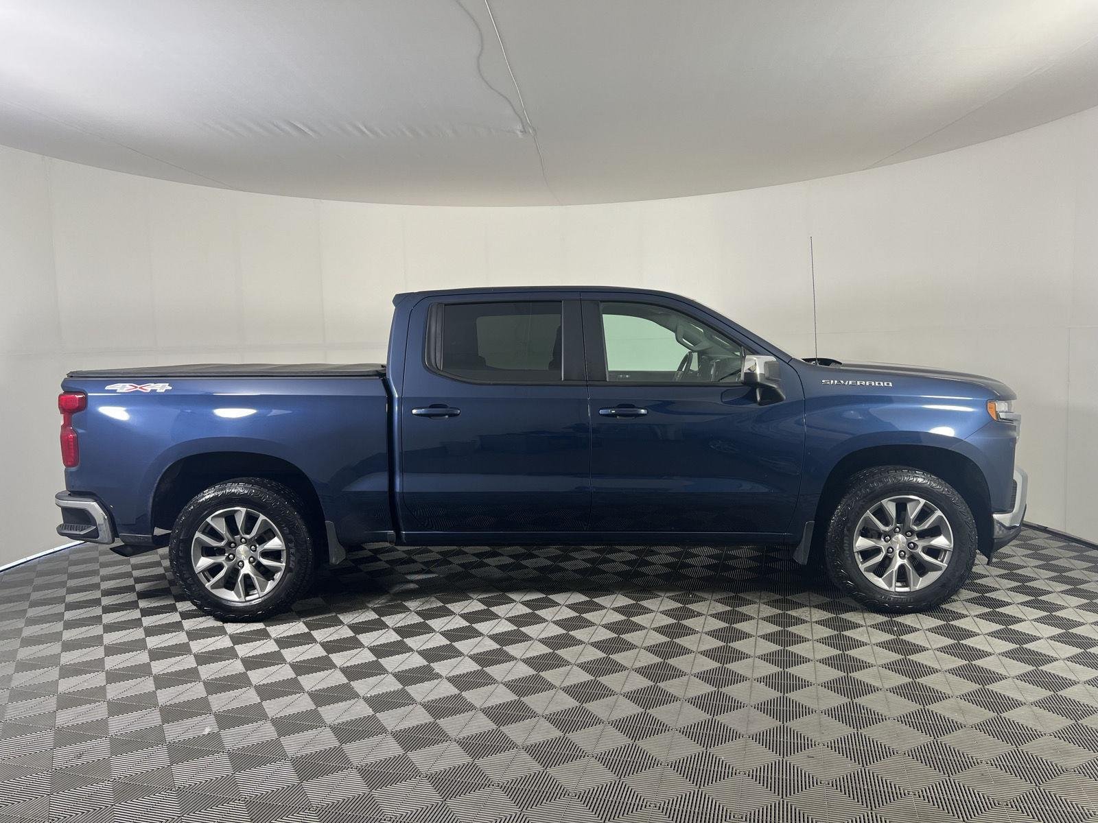 Used 2022 Northsky Blue Metallic Chevrolet LT image 2