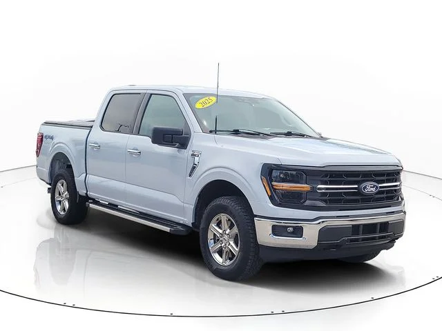 Used 2025 White Ford XLT image 3