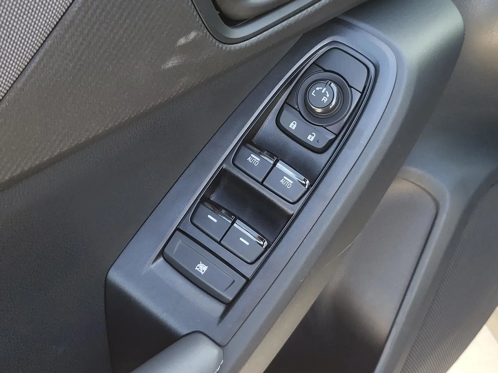 2026 Subaru Crosstrek Premium - Photo 17