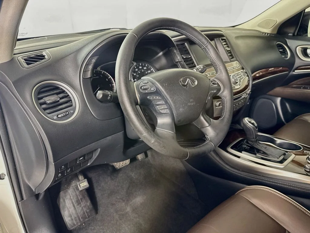 Certified Used 2019 White INFINITI LUXE image 11