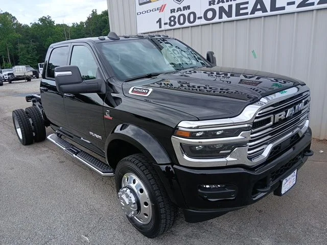 2026 RAM 5500 Big Horn 4X4 Crew Cab DRW 173" WB's photo