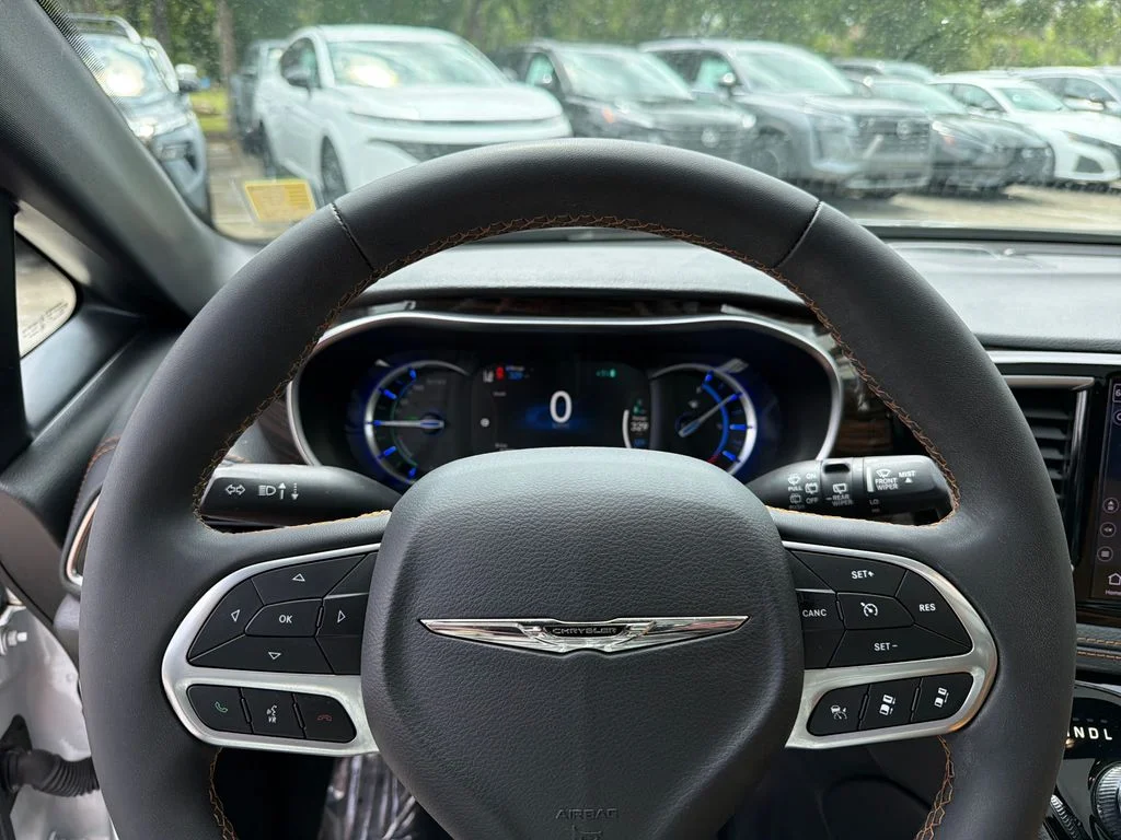 2023 Chrysler Pacifica Hybrid Pinnacle - Photo 22