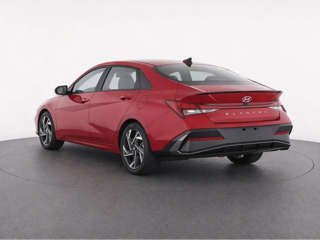 Used 2025 Red Hyundai SEL Sport image 4