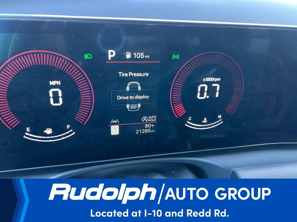 Used 2025 Black Hyundai SEL image 9
