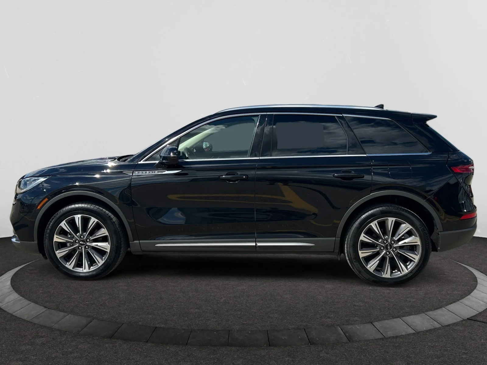 Used 2021 BLACK Lincoln RESERVE AWD image 2