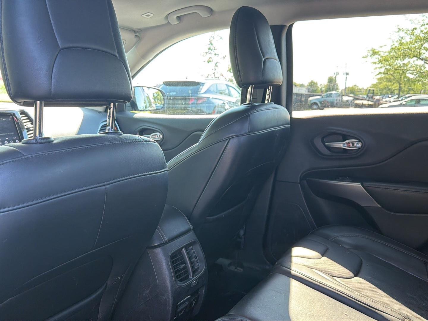 Used 2019 Billet Silver Metallic Clearcoat Jeep Limited image 7