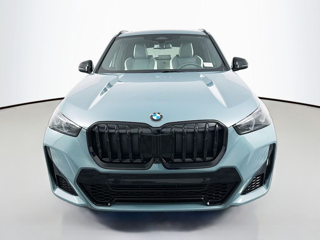 Used 2026 Cape York Green Metallic BMW xDrive28i image 2