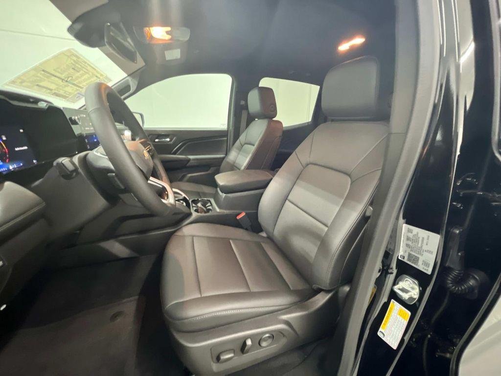 2026 Chevrolet Colorado LT - Photo 11