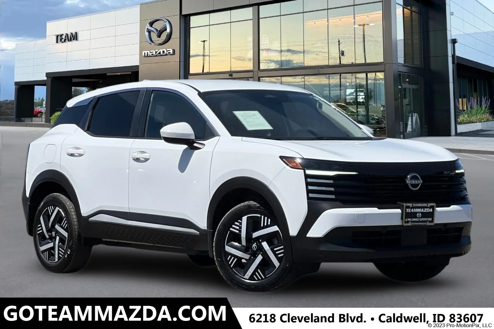 2025 Nissan Kicks 2.0 SV's photo
