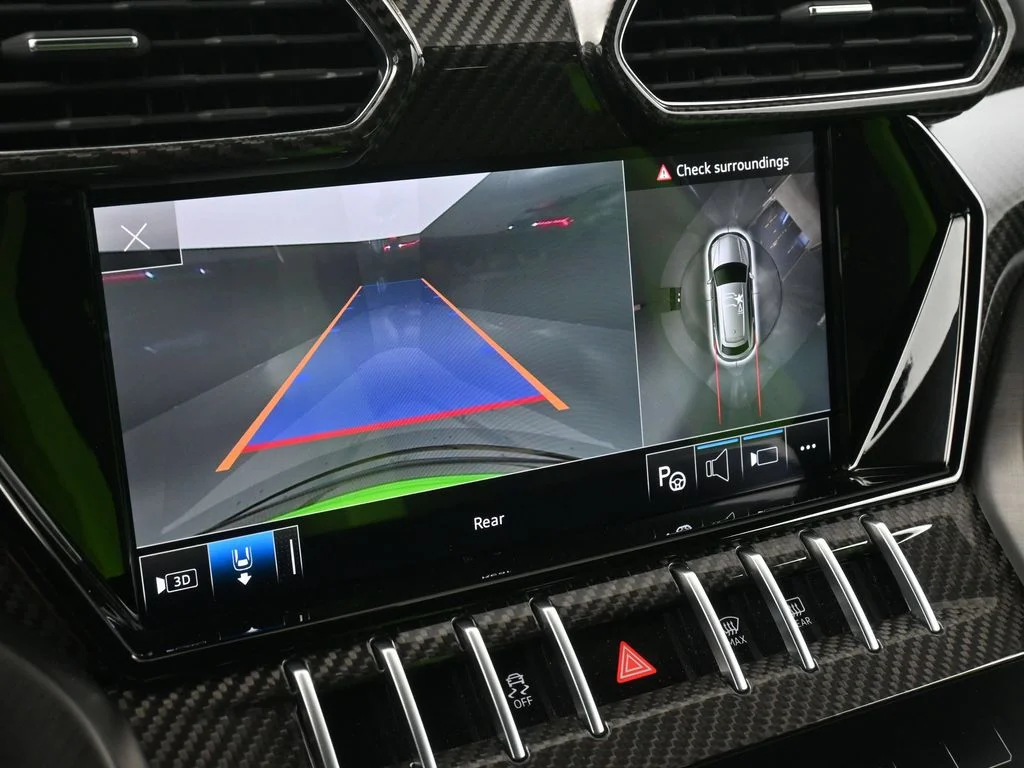 Used 2022 Green Lamborghini  image 22