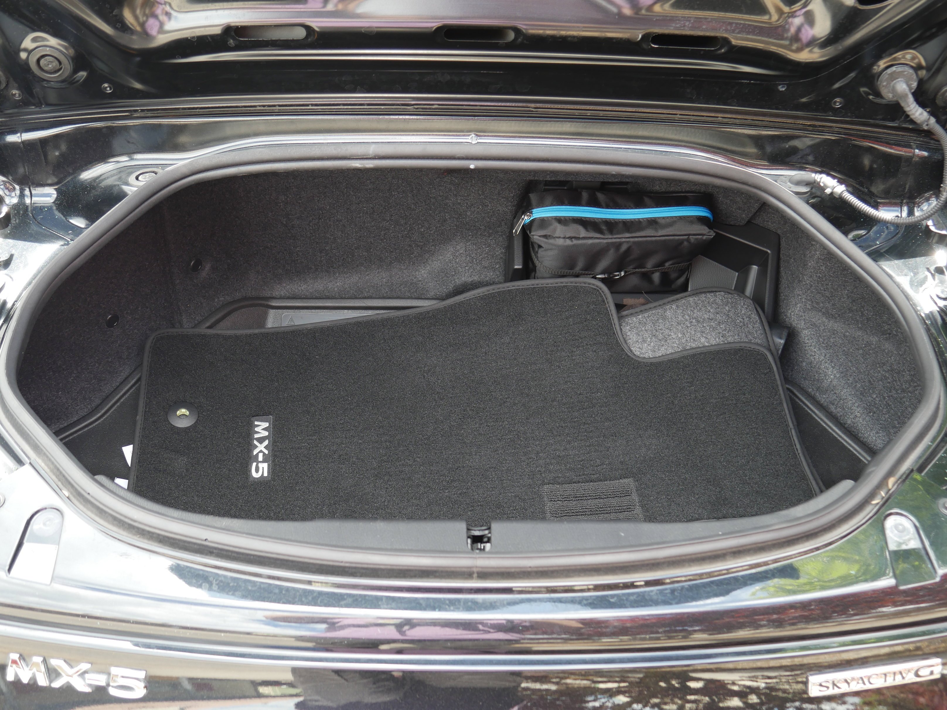 Used 2022 Jet Black Mica Mazda Grand Touring image 22