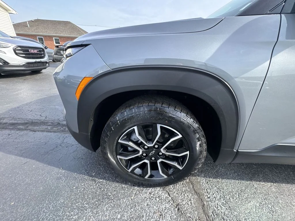 Used 2025 Gray Chevrolet ACTIV image 10