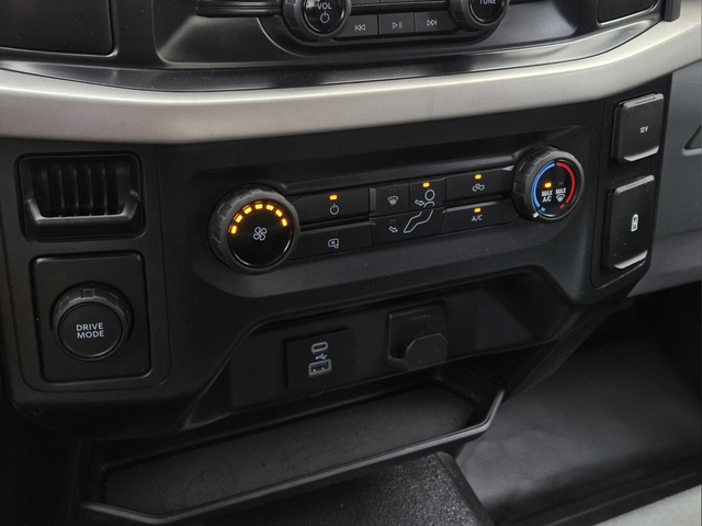 Used 2022 White Ford XL image 17