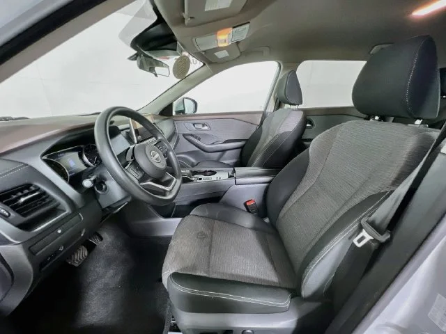 Used 2023 Silver Nissan SV image 10
