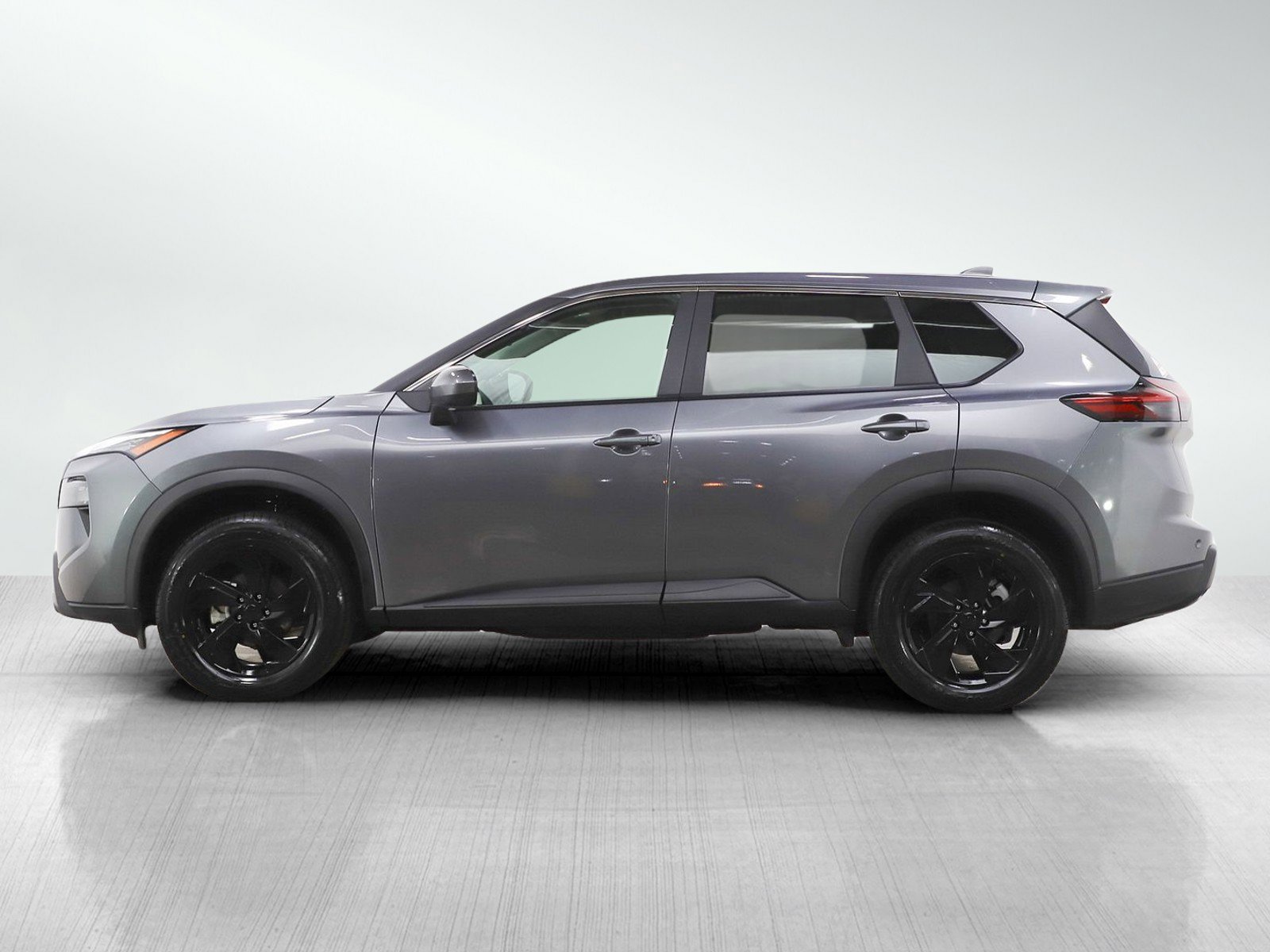 Used 2025 Nissan Rogue SV with VIN 5N1BT3BB6SC815185 for sale in Burnsville, Minnesota