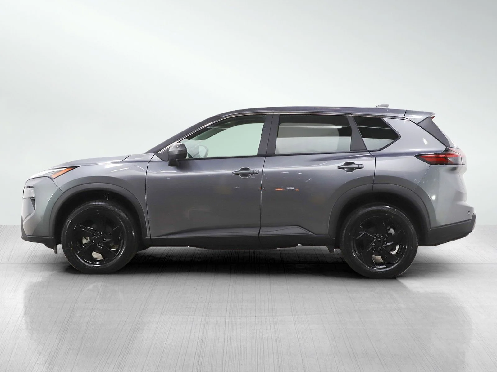 Used 2025 Nissan Rogue SV with VIN 5N1BT3BB6SC815185 for sale in Burnsville, Minnesota