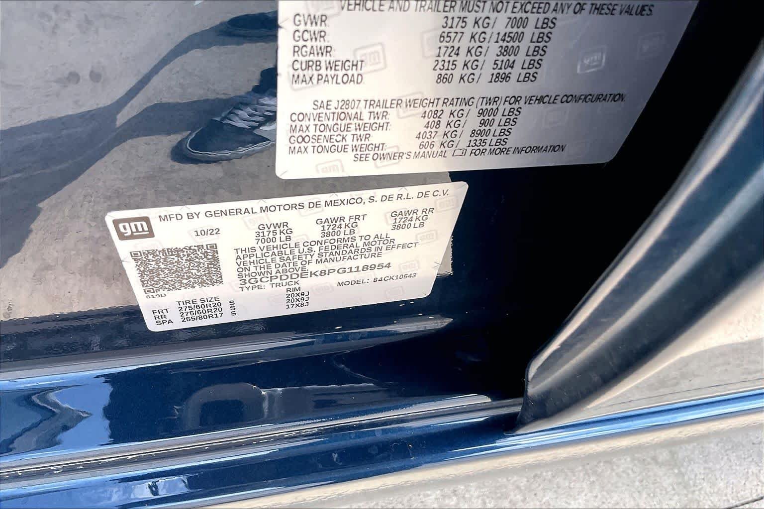 Used 2023 Northsky Blue Metallic Chevrolet LT image 36