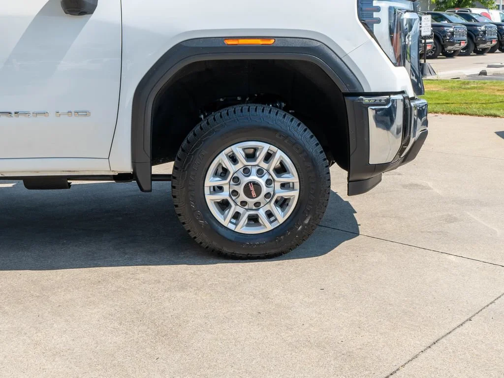 Used 2024 Summit White GMC Pro image 31