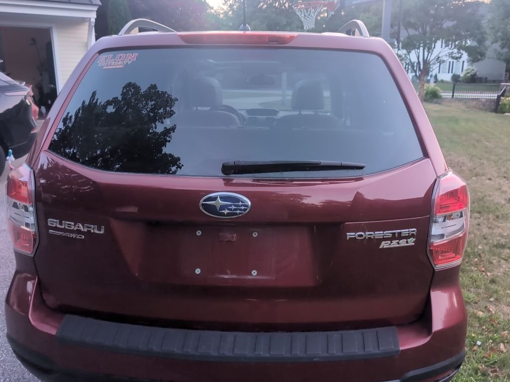 Used 2015 Red Subaru 2.5i Premium image 4