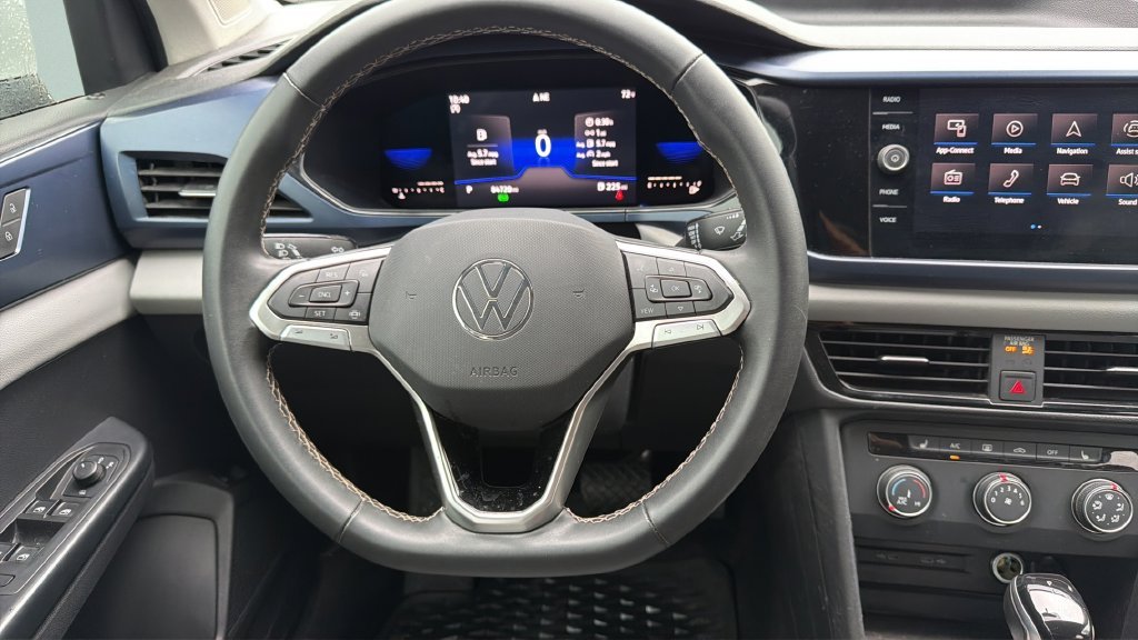 Used 2022 White Volkswagen 1.5T SE image 13